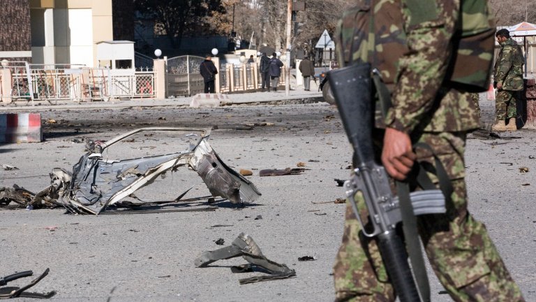 24 загинали и десетки ранени при самоубийствен атентат в Кабул