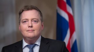 Сигмундур Давид Гунлаугсон, премиер на исландия