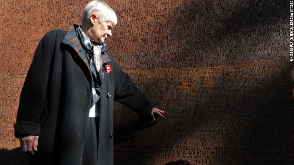 131021115842-katyn-memorial-poland-story-top