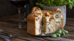 Неаполитанците обожават тесто, колбас и сирене в определени пропорции