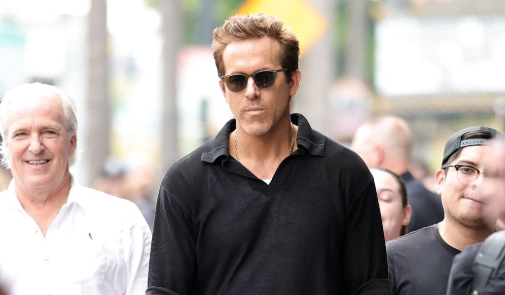 Райън Рейнолдс
Преди да облече костюма на Дедпул, Рейнолдс записа два касови провала — в комиксовата адаптация „Зеленият фенер“ и в научната фантастика „Без/смъртен“. По-голямата от двете катастрофи е „Зеленият фенер“, който загуби близо 100 милиона долара.
Но това не попречи на Fox да му гласуват доверие през 2016 г. и да му дадат шанс да се превърне в един от ключовите герои на Marvel, постигайки в крайна сметка и голям касов успех.