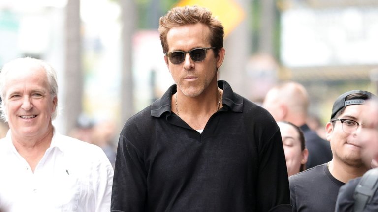 Райън Рейнолдс
Преди да облече костюма на Дедпул, Рейнолдс записа два касови провала — в комиксовата адаптация „Зеленият фенер“ и в научната фантастика „Без/смъртен“. По-голямата от двете катастрофи е „Зеленият фенер“, който загуби близо 100 милиона долара.
Но това не попречи на Fox да му гласуват доверие през 2016 г. и да му дадат шанс да се превърне в един от ключовите герои на Marvel, постигайки в крайна сметка и голям касов успех.