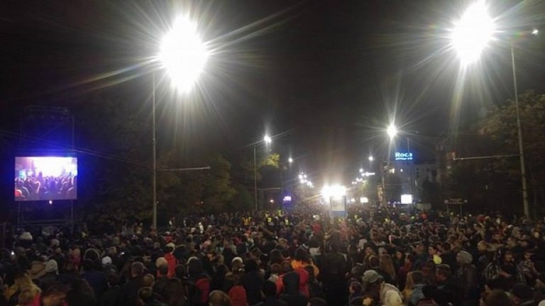 Фотогалерия: Хиляди на митинг-концерта на Слави Трифонов