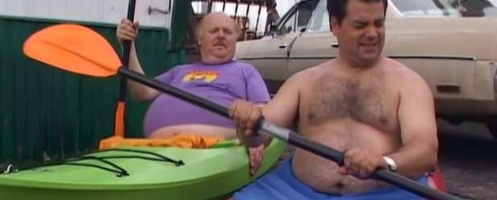 “Trailer Park Boys”  
Екзотичната американска порода човек „реднек” не съществува само в САЩ, но и в Канада, а този сериал проследява ежедневието й. 