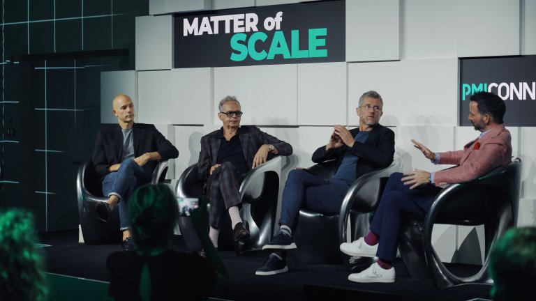 Трима дизайнери, едно Милано. Че къде другаде?