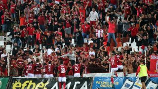 Който обича силно, мрази още по-силно