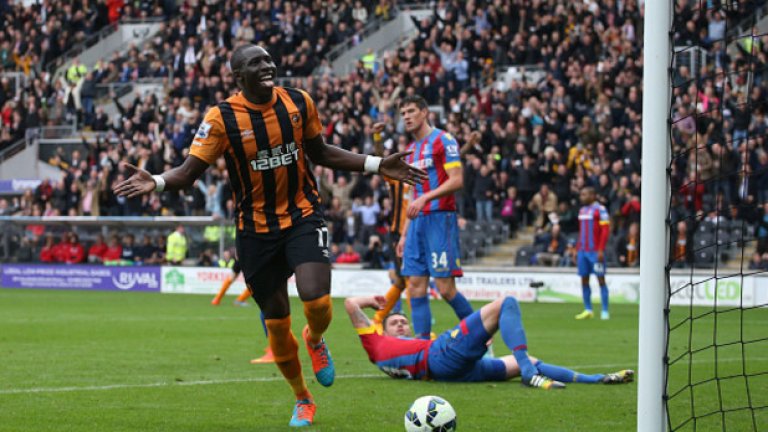 1 Кой ще изпадне? Хъл и Нюкасъл останаха последните две въпросителни около битката за спасение. „Тигрите“ в момента са 18-и с 34 точки, а Нюкасъл има 36 на 17-ото място. При победа на Хъл у дома срещу Манчестър Юнайтед и загуба на „свраките“ срещу Уест Хем, Нюкасъл със сигурност изпада. Има и още един вариант „свраките“ да се сбогуват с Висшата лига. Дори и при равенство, Нюкасъл може да изпадне, ако „тигрите“ по някакъв начин успеят да победят Юнайтед с осем гола разлика. Огромна доза фантастика, но теоретично възможно.