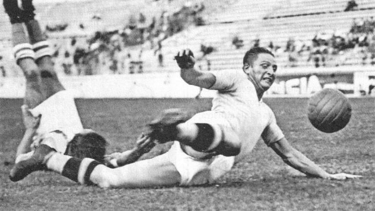 Силвио Пиола е рекордьор по голове в Серия „А“ – 274, и за голове, отбелязани от италианец – 364.