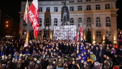 Масов протест блокира парламента в Полша