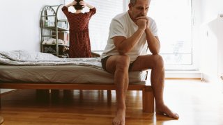 Колко често е „нормално“ да се прави секс след 25 години брак