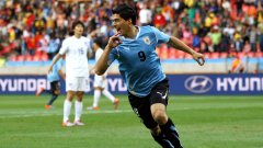 Луис Суарес вкара четири гола за Уругвай срещу Чили