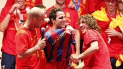 Сеск Фабрегас все още е далеч от фланелката на Барселона