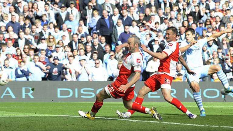 2012 г., Манчестър Сити - Куинс Парк 3:2Агуероооооо, крещи коментаторът Мартин Тайлър, след което му трябват 20 секунди да добави: "Вероятно никога няма да видите такъв завършек на сезон отново"... Сити е шампион, Юнайтед страда в Съндърланд...