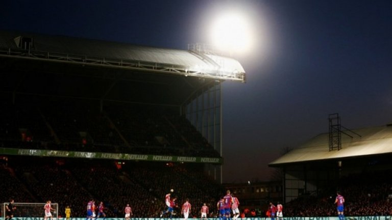 Общ план от двубоя на "Селхърст парк".