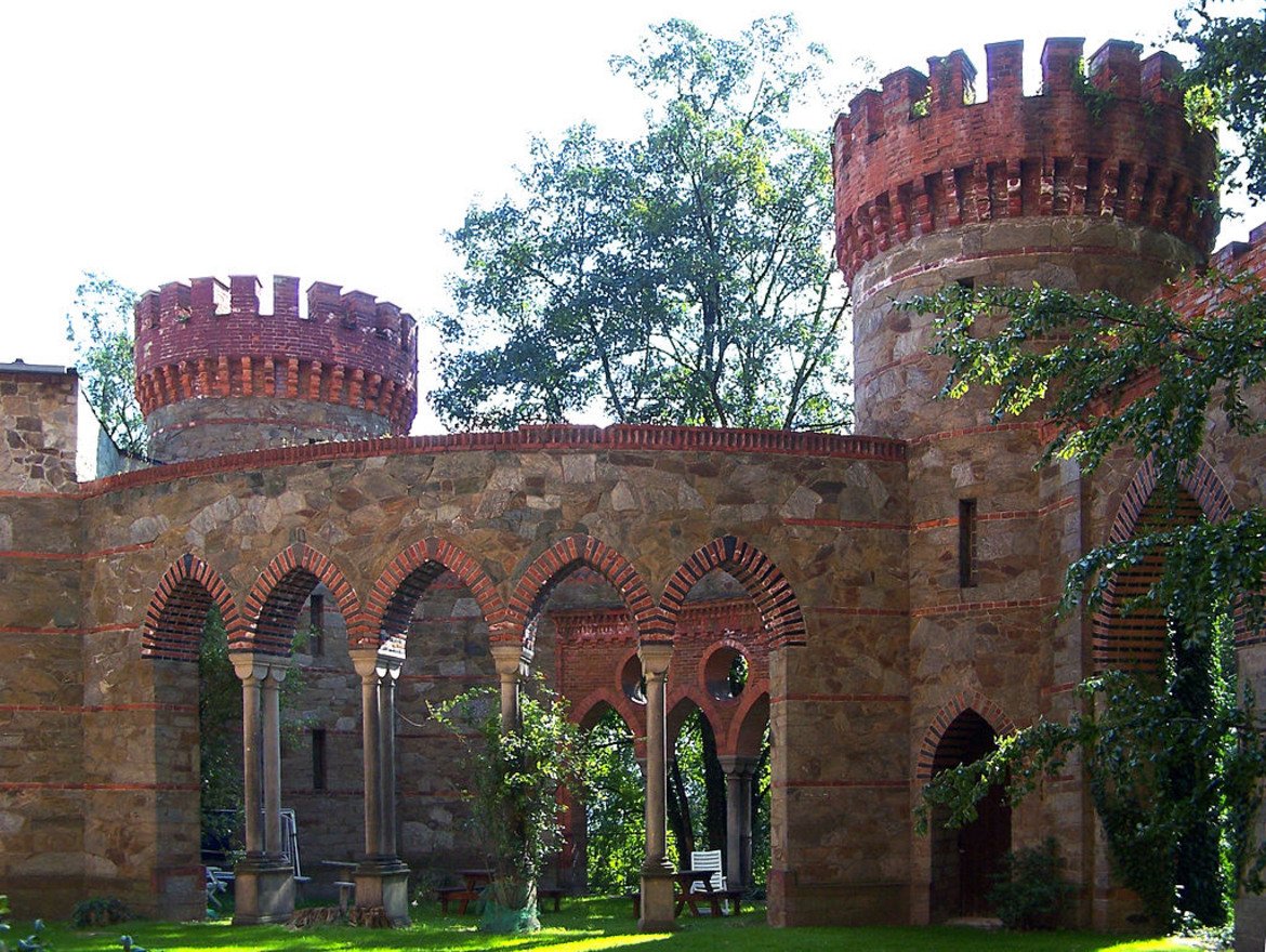 Замъкът Камиенец Забковиски