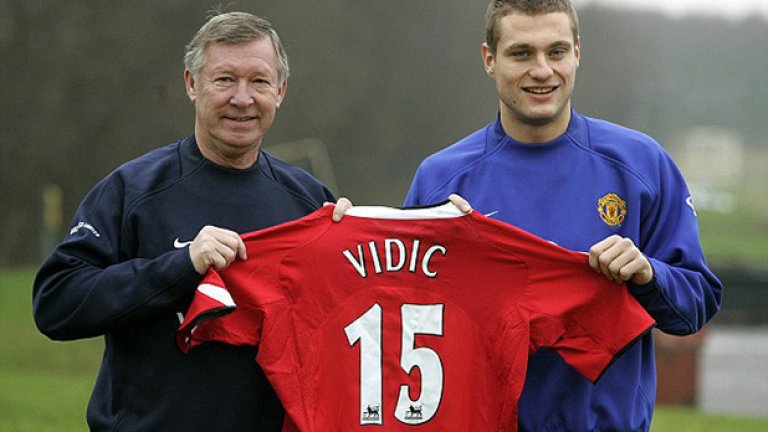 Неманя Видич, от Спартак Москва в Манчестър Юнайтед (2006)
Дебютира при поражението с 1:4 в градското дерби със Сити, но постепенно се превърна в един от стълбовете на Юнайтед.