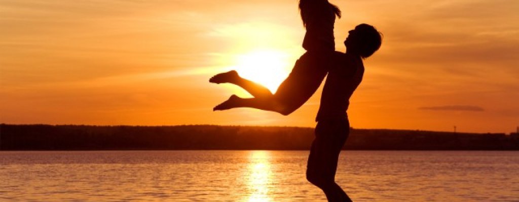 love-man-woman-silhouette-sun-sunset-sea-lake-beachother1_1