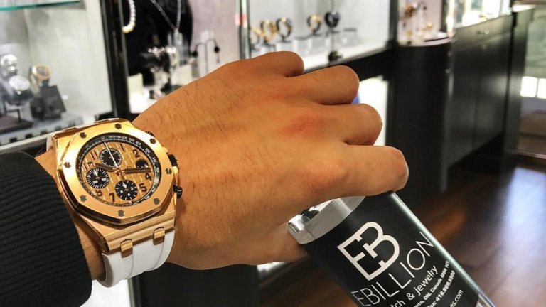 Шопингът на луксозни стоки като този часовник също е на мода сред богати деца на Instagram, както става ясно от профила на бизнесмена Марк Маргулийс от Маями.