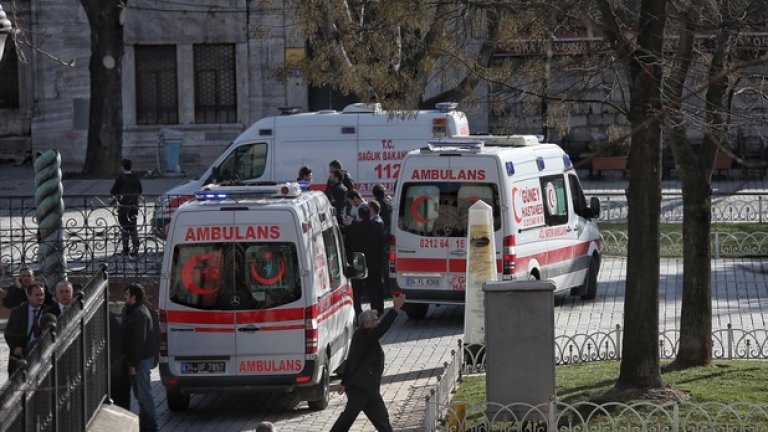 Самоубиецът е 28-годишен мъж, обявиха турските власти