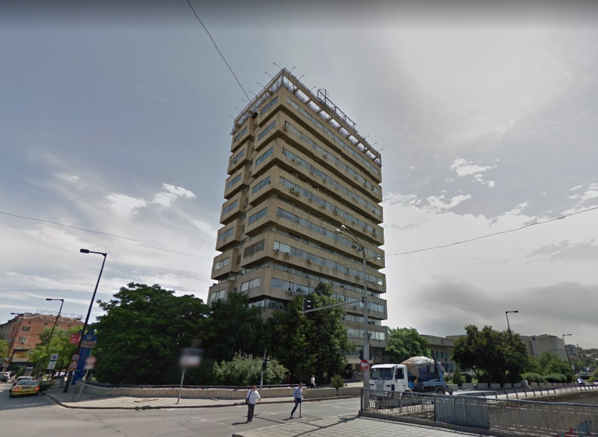 Административна сграда НДК - 82 метра, 19 етажа, 1981

Известна още като "Малкото НДК" и ПРОНО (Проектантски институт на отбраната), тази сграда със смесено предназначение е издигната през 1981-година, заедно с основната сграда на Двореца на Културата и е сред най-високите за времето си.
Снимка: Google Maps