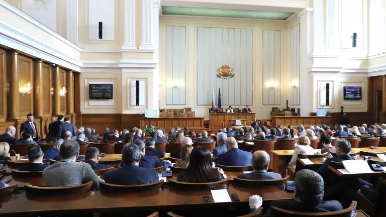 Вотът на недоверие ще се гласува най-рано в сряда