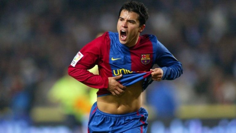 Хавиер Савиола
Савиола пристигна с големи фанфари в Барселона през 2001-ва. Изигра 123 мача, в които отбеляза 49 гола, след което бе даден под наем на Монако и Севиля. След това подписа с Реал през 2007-а, но изигра само няколко срещи, преди да поеме към португалския Бенфика.