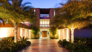 Най-скъпото имение. Защитникът на Маями Долфинс Ндамуконг Су си купи този имот за 7 млн. долара.