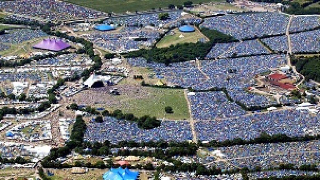 SHOWBIZ GLASTONBURY 2