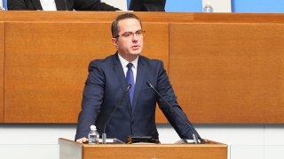 Цончо Ганев от "Възраждане" силно блъсна Явор Божанков от ПП-ДБ