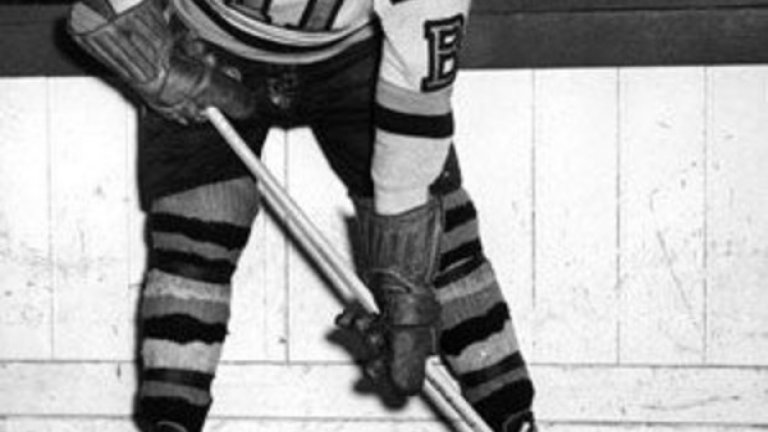 Дон Галингър. Дебютира в НХЛ през 1942 г., но само след няколко успешни залога печели повече от годишната си заплата. После се пристрастява до полуда. След 6 месеца е дисквалифициран и репутацията му е опетнена завинаги. 