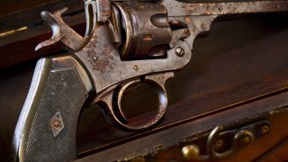 weapon-1506220_1920