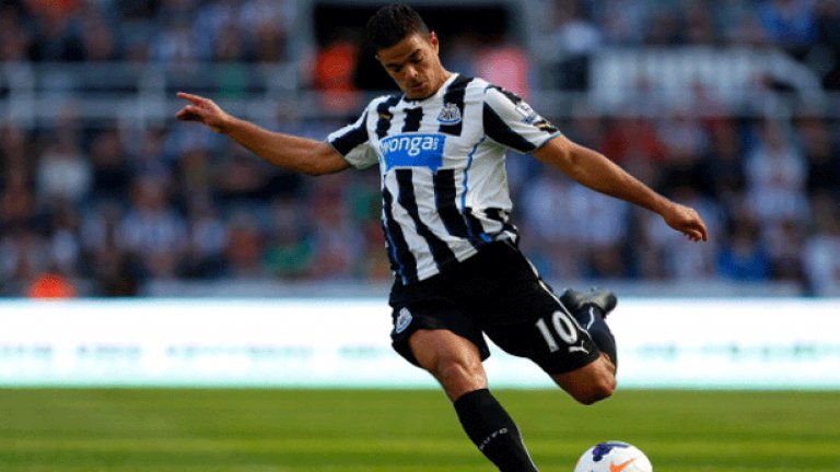 Хатем Бен Арфа (Нюкасъл)
Бен Арфа е бил титуляр само в 13 от мачовете на Нюкасъл във Висшата лига този сезон и въпреки, че французинът е способен на магически отигравания, неговото непостоянство и нежеланието му да помага на защитата не са аргументи в негова полза.
Бен Арфа е изключително талантлив, но също така и страхотен егоист, когато е с топката близо до противниковата врата.