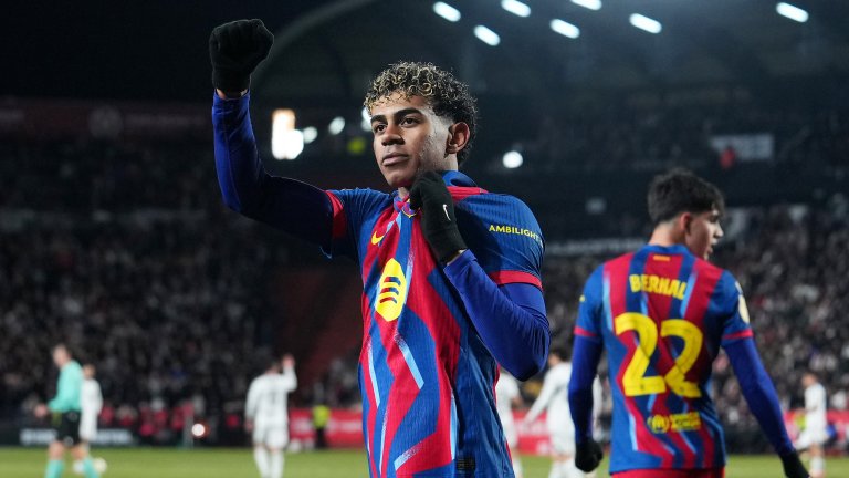 Барселона се затрудни с кошмара на Реал, но продължава напред