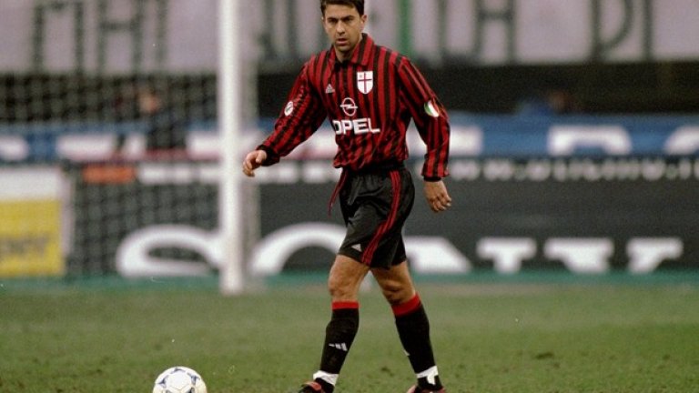 20. Алесандро Костакурта
С 21 сезона и 663 мача за Милан, Били е един от най-успешните играчи в клубната история. Костакурта е седемкратен шампион в Серия "А" и петкратен европейски клубен шампион. Само легендата на Реал Пако Хенто има повече европейски титли от Костакурта и Малдини. 
