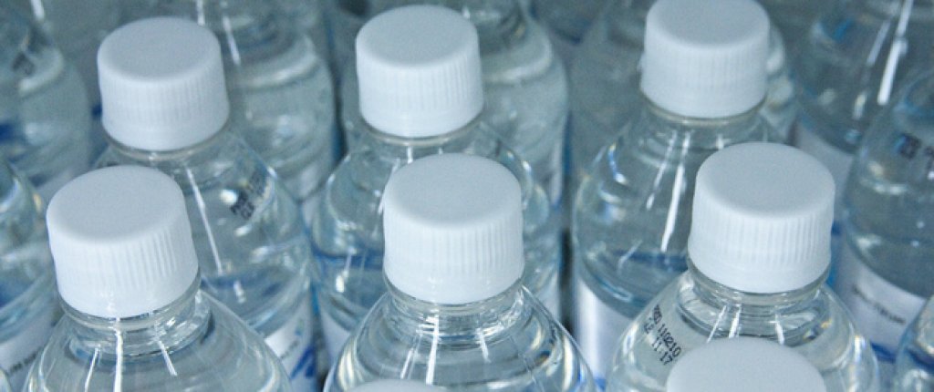 MAIN-vrazkata-mezhdu-plastmasovite-butilki-i-nasheto-zdrave