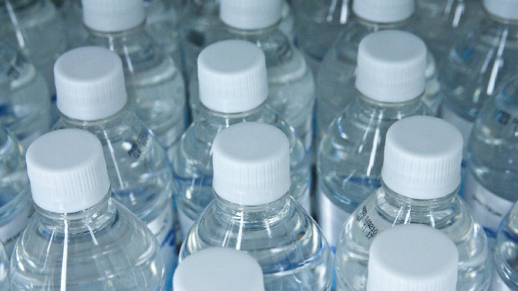 MAIN-vrazkata-mezhdu-plastmasovite-butilki-i-nasheto-zdrave