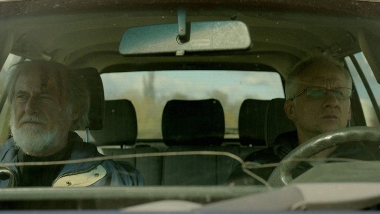 "Бащата"
Филмът вече е носител на една от най-престижните европейски фестивални награди "Кристален глобус". Това е третият пълнометражен проект на Петър Вълчанов и Кристина Грозева.
Васил е художник, който внезапно губи жена си. Болката от загубата й го събира с неговия син Павел в един от най-тежките моменти в живота и на двамата. В същото време близка приятелка на починалата твърди, че тя не спира да й звъни по телефона.
Разплитането на възела от противоречиви контакти между баща и син протича на фона на смешно-тъжни картини от ежедневието. Свежият ироничен поглед на режисьорите и сценаристи към малките човешки "дефекти" на участващите в действието внасят усещане за съпричастност към героите.
В ролята на сина е Иван Бърнев, а бащата играе Иван Савов.