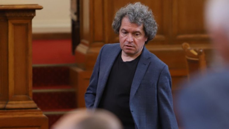 "Може да има някъде предател, но в крайна сметка предателите умират сами", коментира депутатът от ИТН