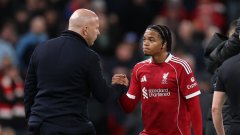 Време е Слот да се реши на промяната, която може да спаси сезона на Ливърпул