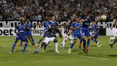 Локо Пловдив игра цели 80 минути с човек по-малко, но не инкасира нов гол и пропусна златен шанс да изравни