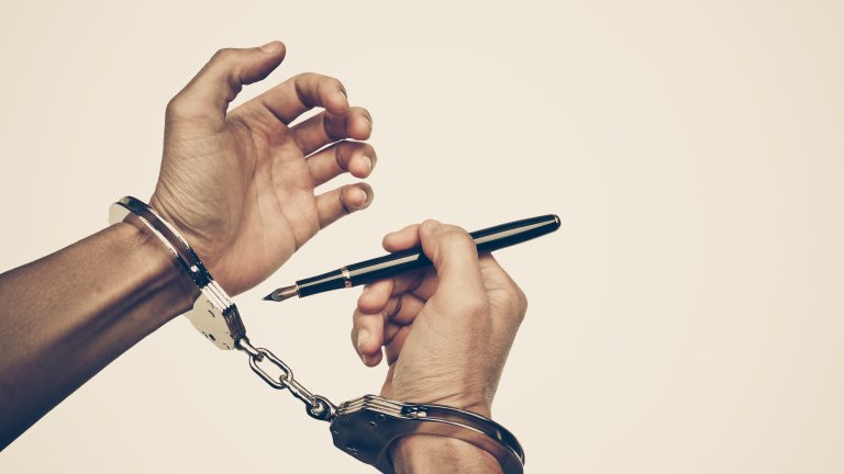 Близо 300 са зад решетките, докато 24 са били убити заради работата си