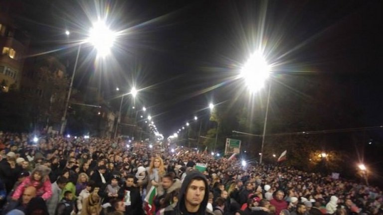 Фотогалерия: Хиляди на митинг-концерта на Слави Трифонов