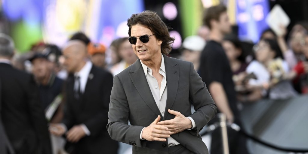 2. Том Круз - 46 милиона долара

Възпроизвеждайки може би за последен път образа на Итън Хънт, 63-годишният екшън герой Том Круз е приел по-ниско предварително възнаграждение за „Мисия невъзможна: Възмездие”. В замяна той придоби изключително рядкото право на участие в брутните приходи от филма, донесъл 600 милиона долара от световния боксофис.