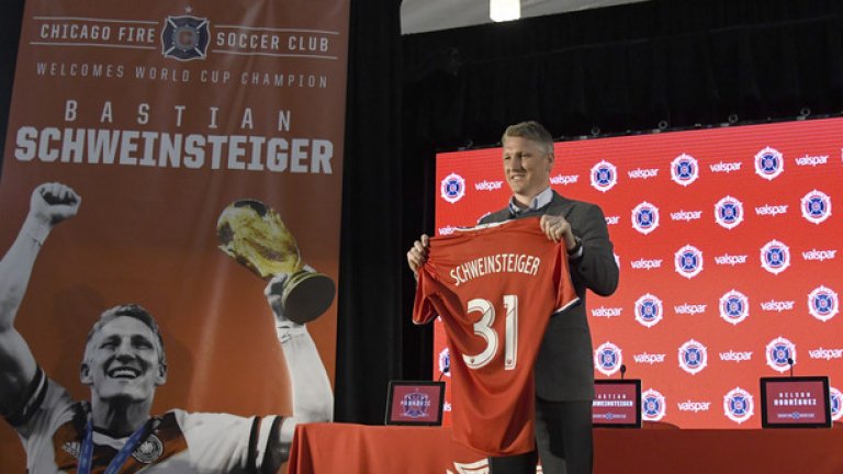 Швайнщайгер може да дебютира за Чикаго още този уикенд срещу Монреал Импакт. Според информациите 32-годишният германец ще получава по 4,5 милиона долара на сезон.