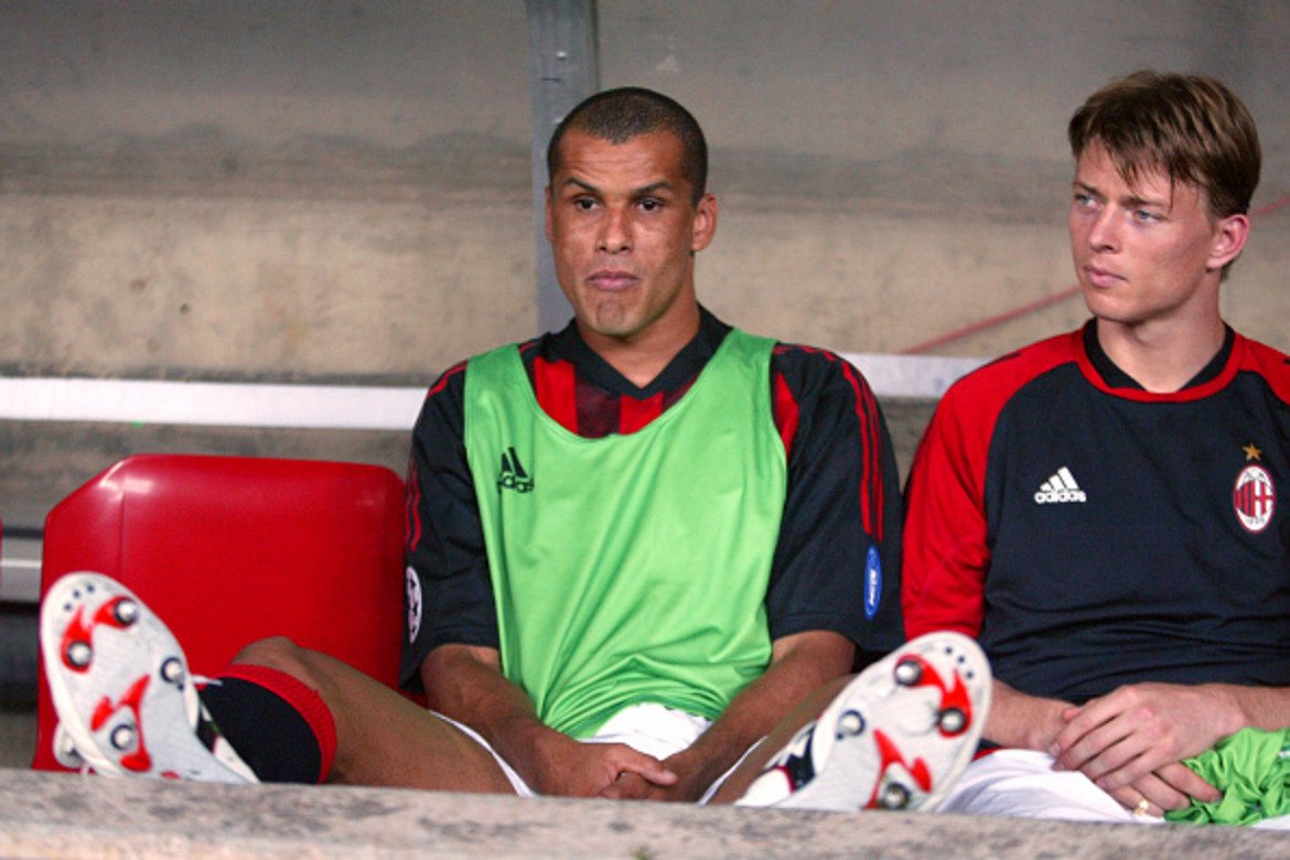 След Мондиал 2002 отиде в Милан като световен шампион, но контузиите и възхода на Кака го оставиха на пейката.