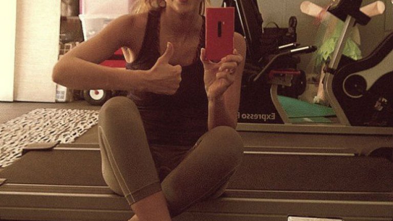 Джесика Алба има две дъщери от своя съпруг, актьора Майкъл Уорън. Красавицата обича да демонстрира перфектната си фигура след ражданията.