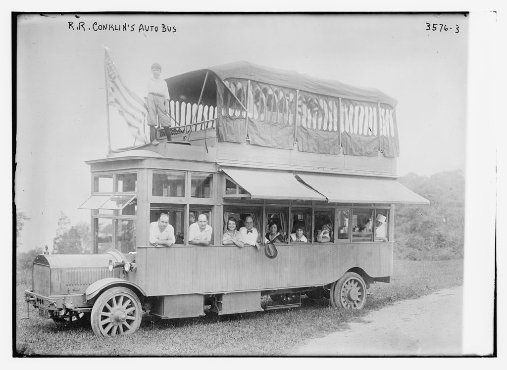 1280px-R.R._Conklin's_auto_bus_LCCN2014699709