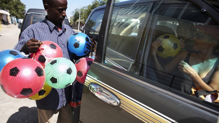 Джибути, №206
Най-слабият африкански национален отбор, който постигна първата си официална победа през 2009 г. В страната няма нито един професионален футболист.