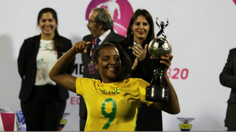 20-годишната Жейзи е деветката на Бенфика и бразилския национален отбор