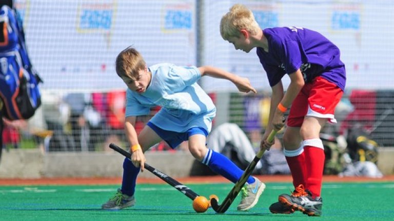 5. Израснали сте в спортна среда
Гранито е израсъл край Кливланд, град, който е известен с положителното си отношение към спорта. Неговият баща е бил голям спортен фен, което се предава и на него и на тримата му братя. "Именно това привлече интереса ми към спорта", казва той.
Ако растете в град, където е лесно да бъдете активни - точно както и в окръг Колумбия, Минеаполис или Сан Диего, които са на позиции съответно 1, 2 и 3 в класацията на Американската спортна федерация за най-спортни градове - това ще подпомогне значително вашето отношение към спорта.